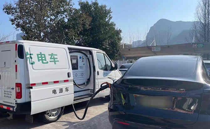 荔波汽车搭电