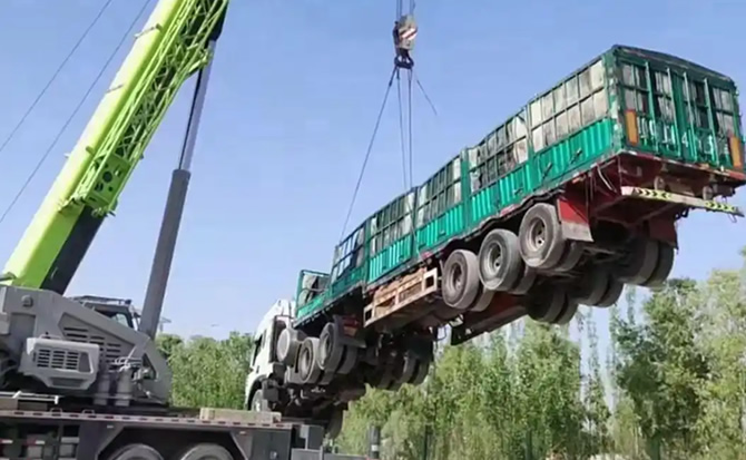 荔波道路脱困救援案例